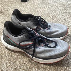 Saucony Triumph 19 SIZE: 11